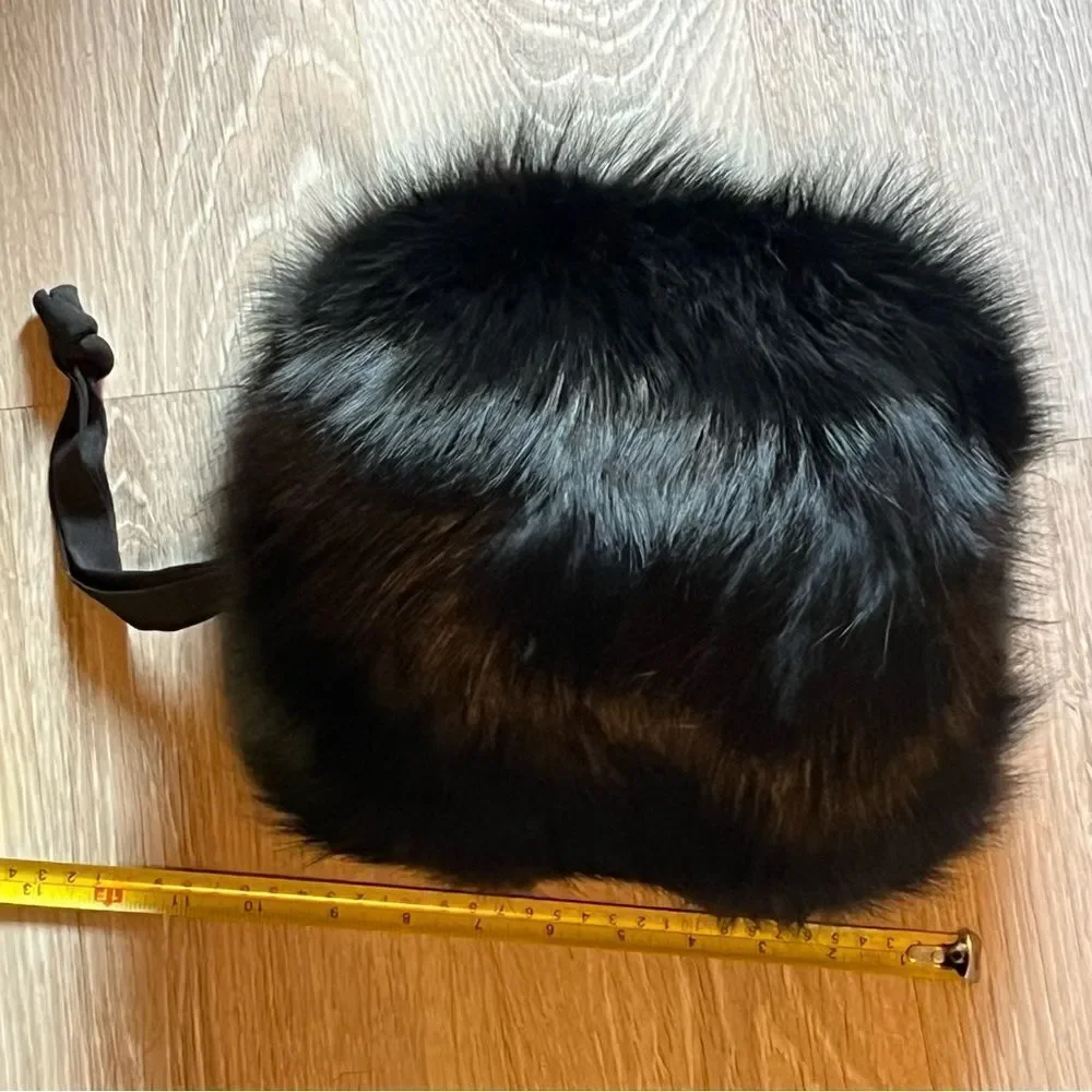 BLACK GENUINE FOX FUR BARREL MUFF HAND WARMER WRISTLET WITH INSIDE ZIP POCKET